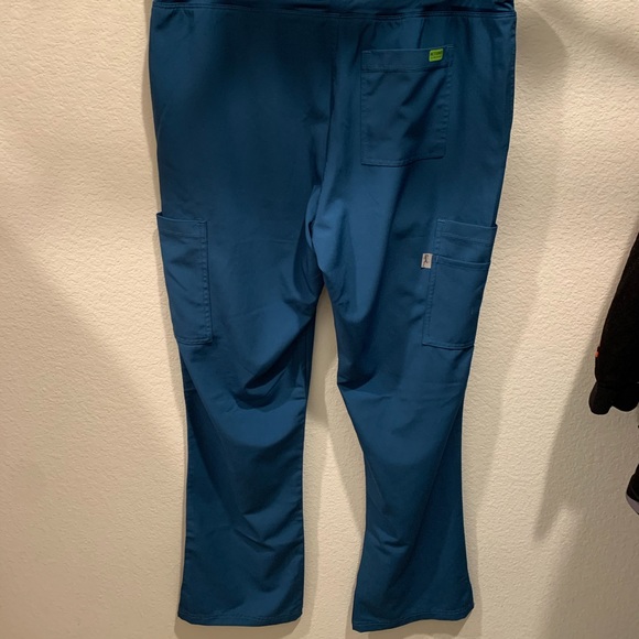 Women’s scrub pants - Picture 2 of 3